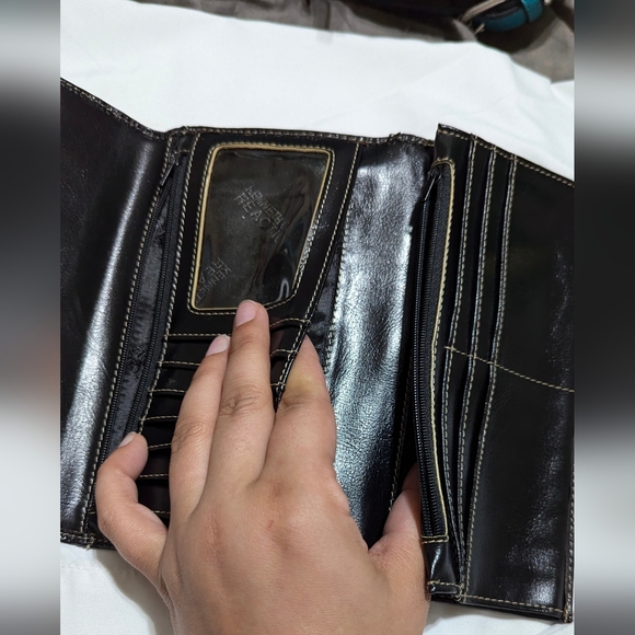 Kenneth Cole Wallet - Picture 6 of 7